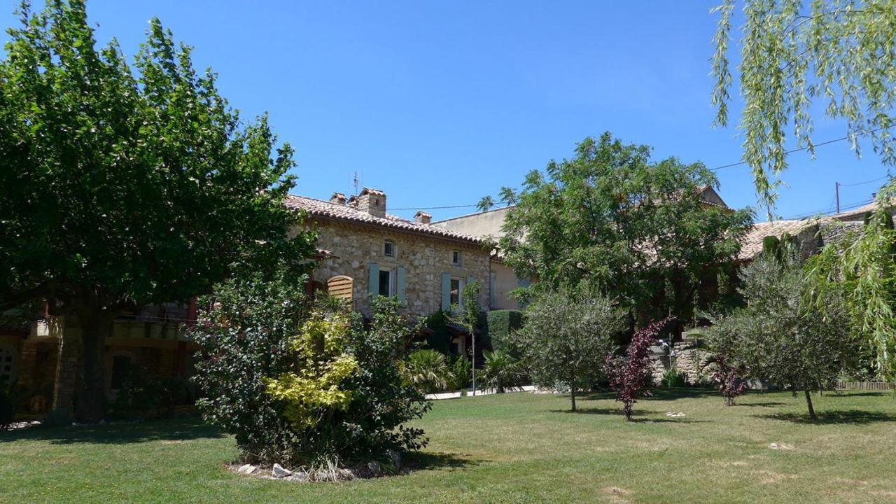 Gites Au Chateau Des Estubiers Les Granges-Gontardes Buitenkant foto